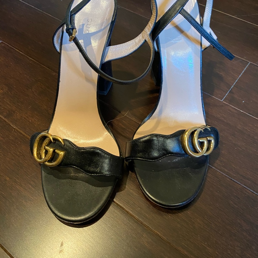 Gucci Black Leather Block Heel Sandal with Gold Double G Accent - Picture 7 of 10